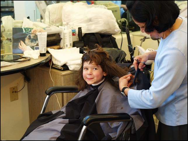 Look at me Daddy, getting my haircut