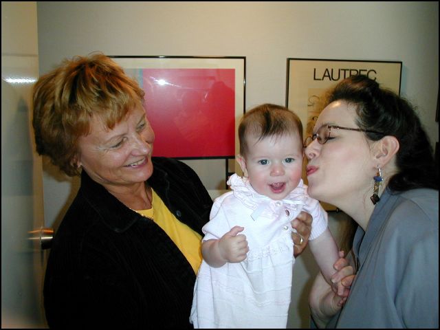 Bye bye Mommy.