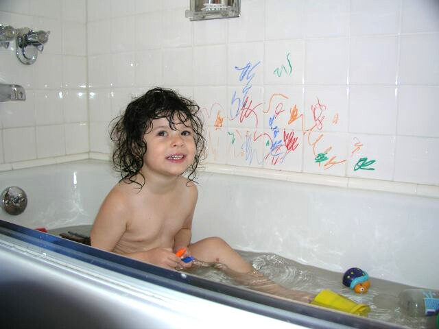 Bath drawing is fun