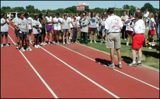 All the racers (Laura is front and center)