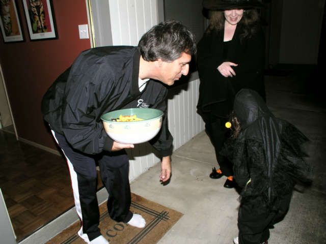 Here you go little bee, some nice halloween candy!