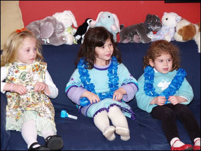 Is he really going to make balloon animals?