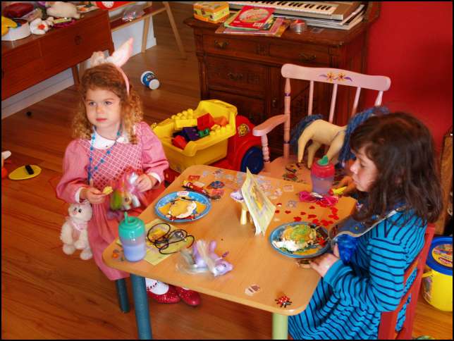 Ava and Sydney at the 