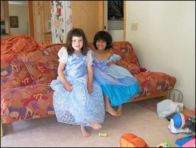 Princeses Aurora (Sydney) and Ariel (Mamatha)
