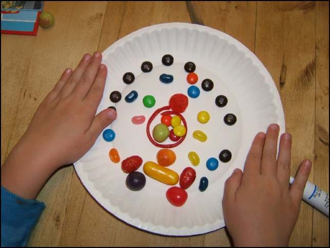 Getting ready to decorate the cupcakes!