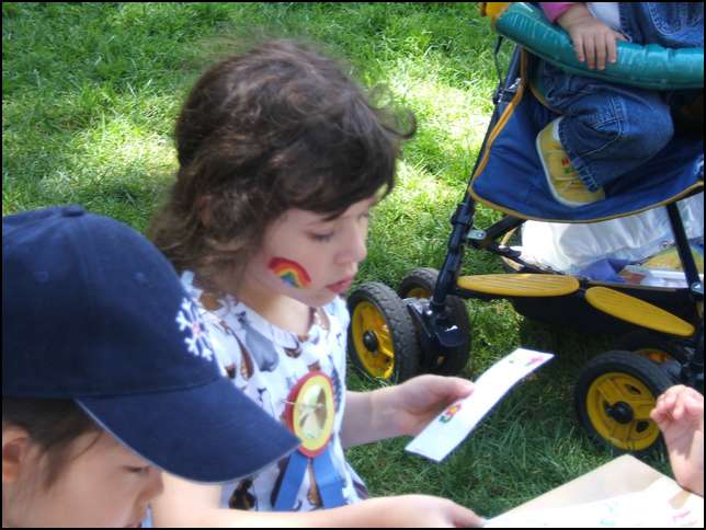 Sydney has a rainbow facepainting